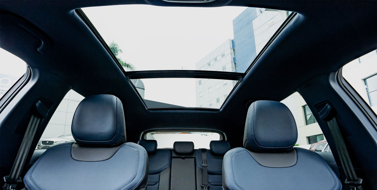 Interior Territory SUV Ford techo panoramico