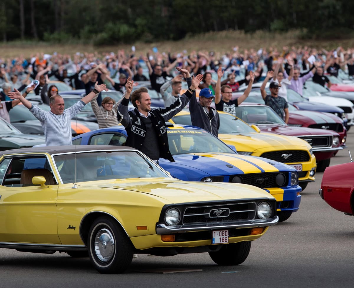 Ford bate su propio récord: más de 1,000 Mustangs desfilaron en Bélgica