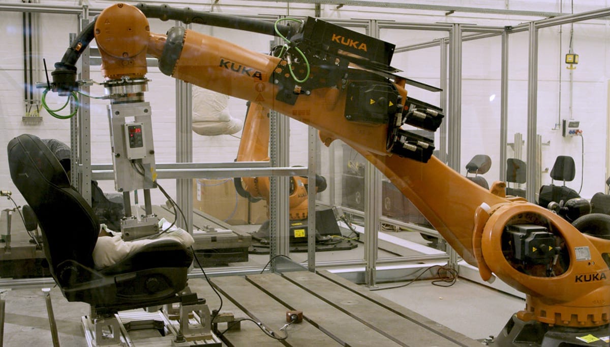 Ford Robutt prueba la resistencia de los asientos