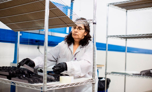 Ford, 3M, GE y UAW trabajan para producir respiradores