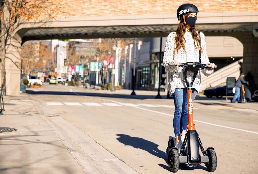 Spin, la unidad de micromovilidad de Ford, brinda nuevas soluciones de trasporte en alianza con Google