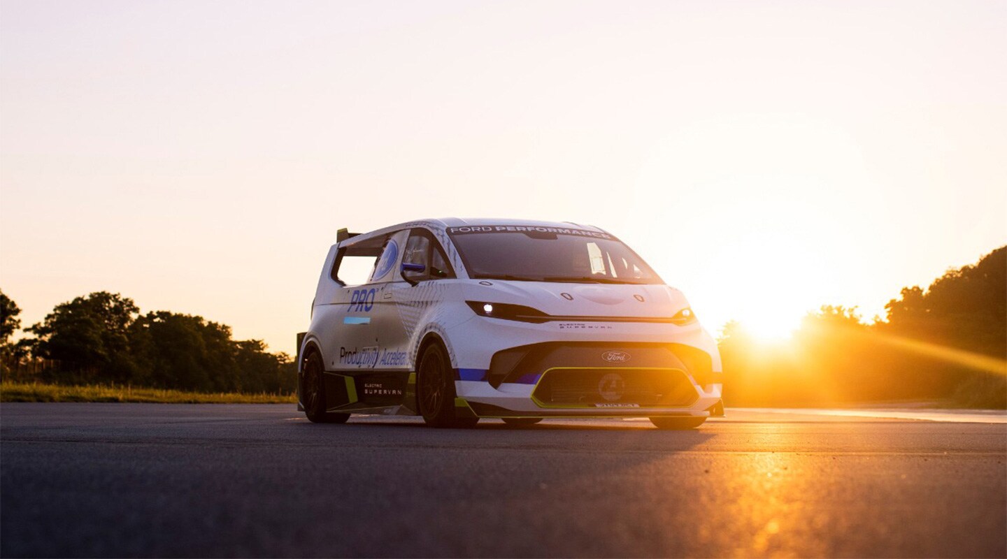 Ford presenta la SuperVan eléctrica con ingeniería avanzada