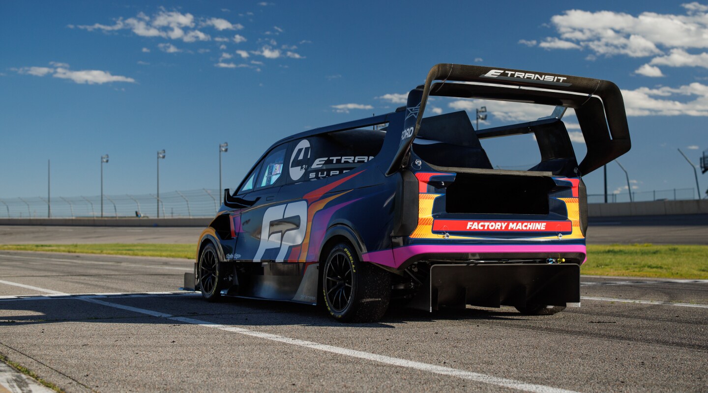 Ford SuperVan 4.2 vence en el Festival de la Velocidad Goodwood 2024