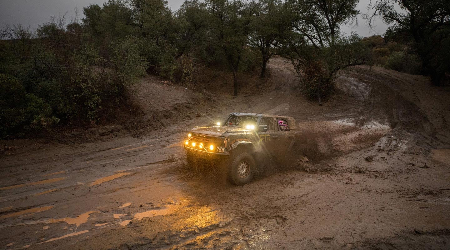 Ford celebra los 15 años de Raptor con una doble victoria en la Baja 1000 