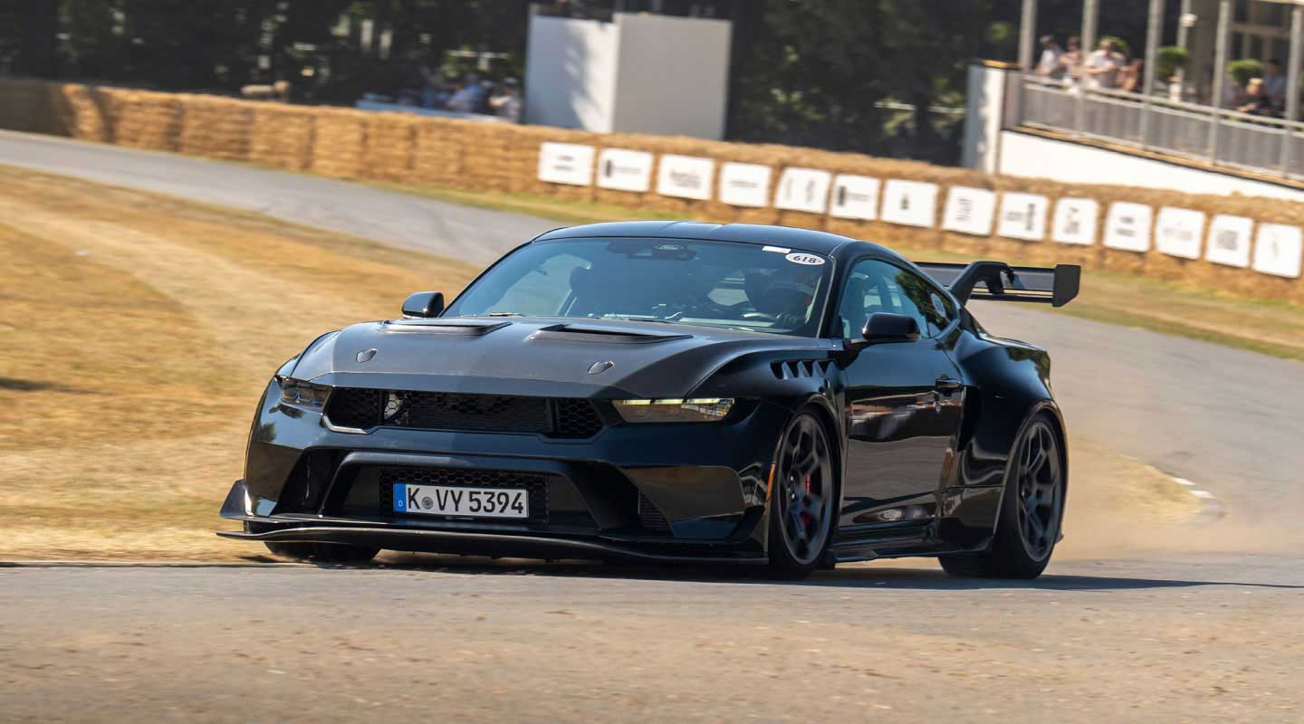 Ford exhibe las cinco generaciones de la SuperVan en el Festival de Goodwood 2025