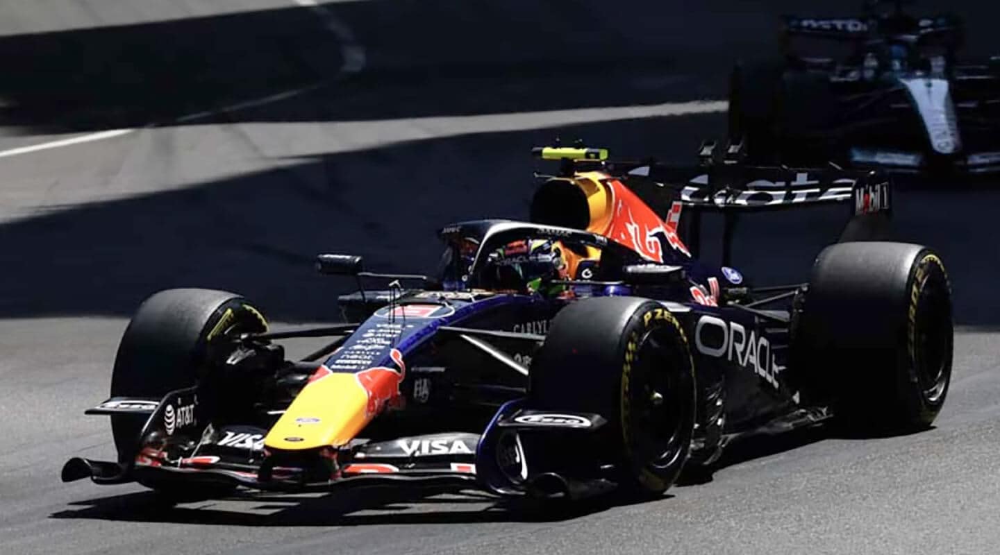 Auto de F1 de Ford Racing y Red Bull Ford Powetrains en la pista de GP de Monáco
