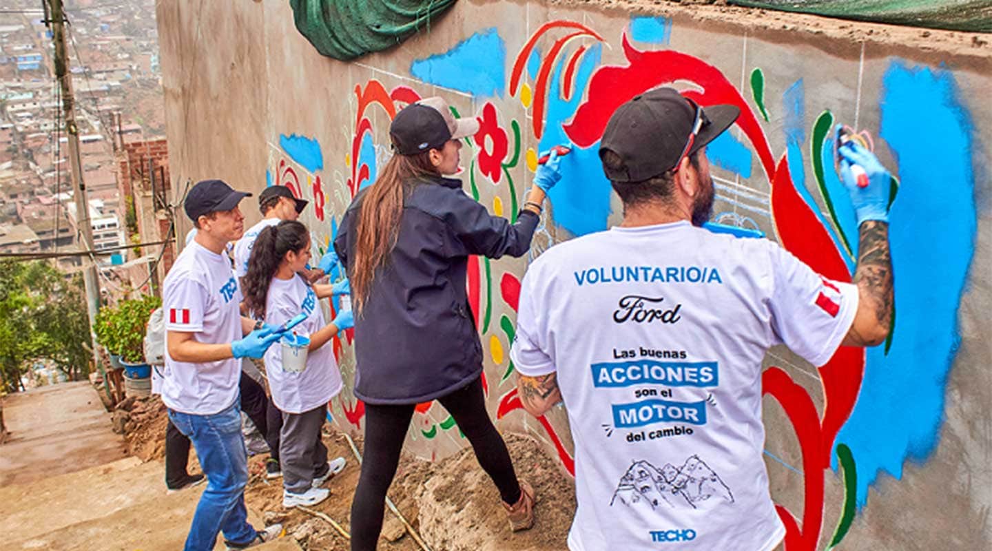 Ford Perú y TECHO unen esfuerzos para fomentar “Comunidades Seguras y Resilientes”