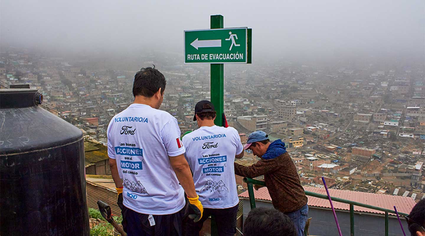 Ford Perú y TECHO unen esfuerzos para fomentar “Comunidades Seguras y Resilientes”