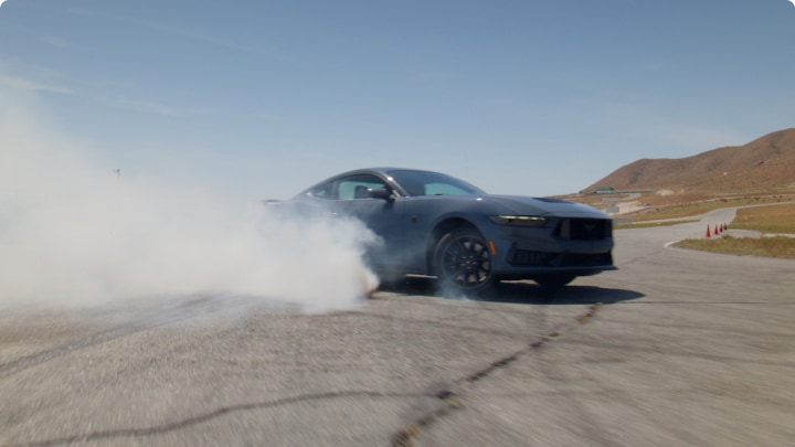 Mustang Dark Horse en pista de pruebas