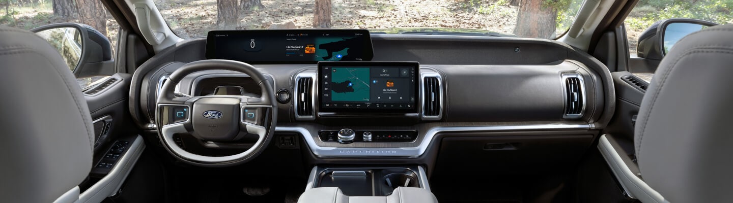 Ford Expedition con pantalla panorámica de 24 pulgadas
