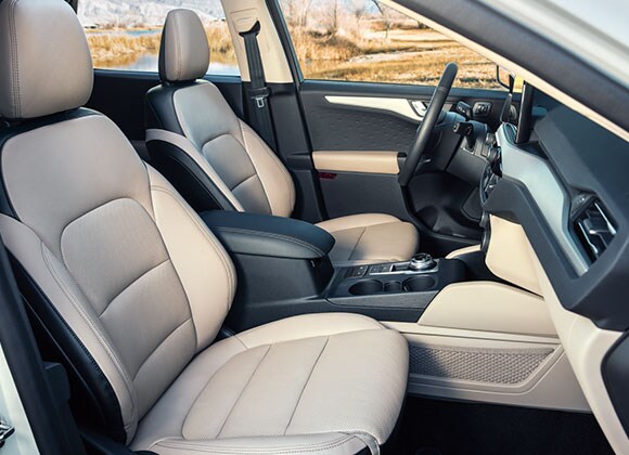 Interior de Ford Escape Híbrida